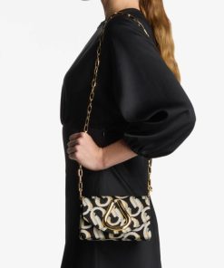 Karmaknits.shopd4f1cf9abd 2